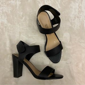 Black leather block heel sandals. Size 8